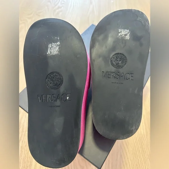 PFF ONLY 💕VERSACE Medusa Biggie Satin Platform Sandals size 37.5 (US 7) - Picture 7 of 16